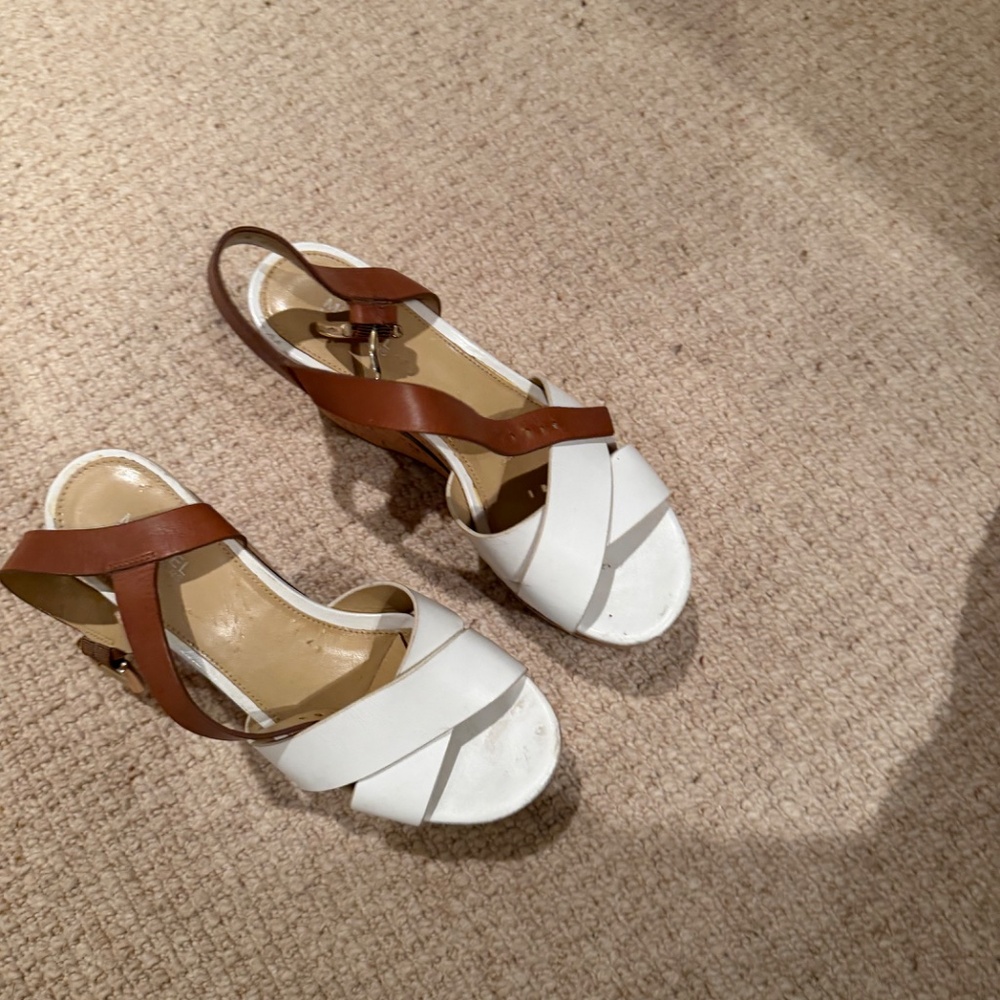MICHAEL KORS CORK LEATHER PLATFORMS - Picture 4 of 9